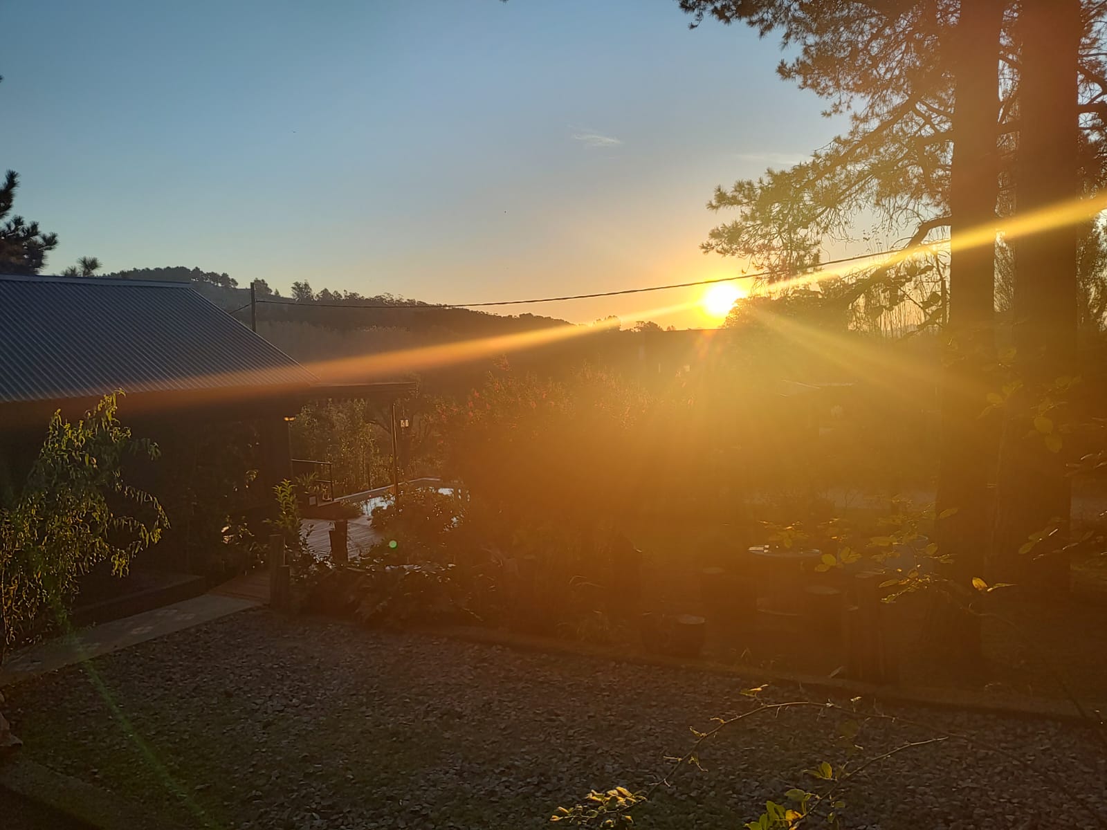 Atardecer en las sierras de Tandil desde la cabaña
